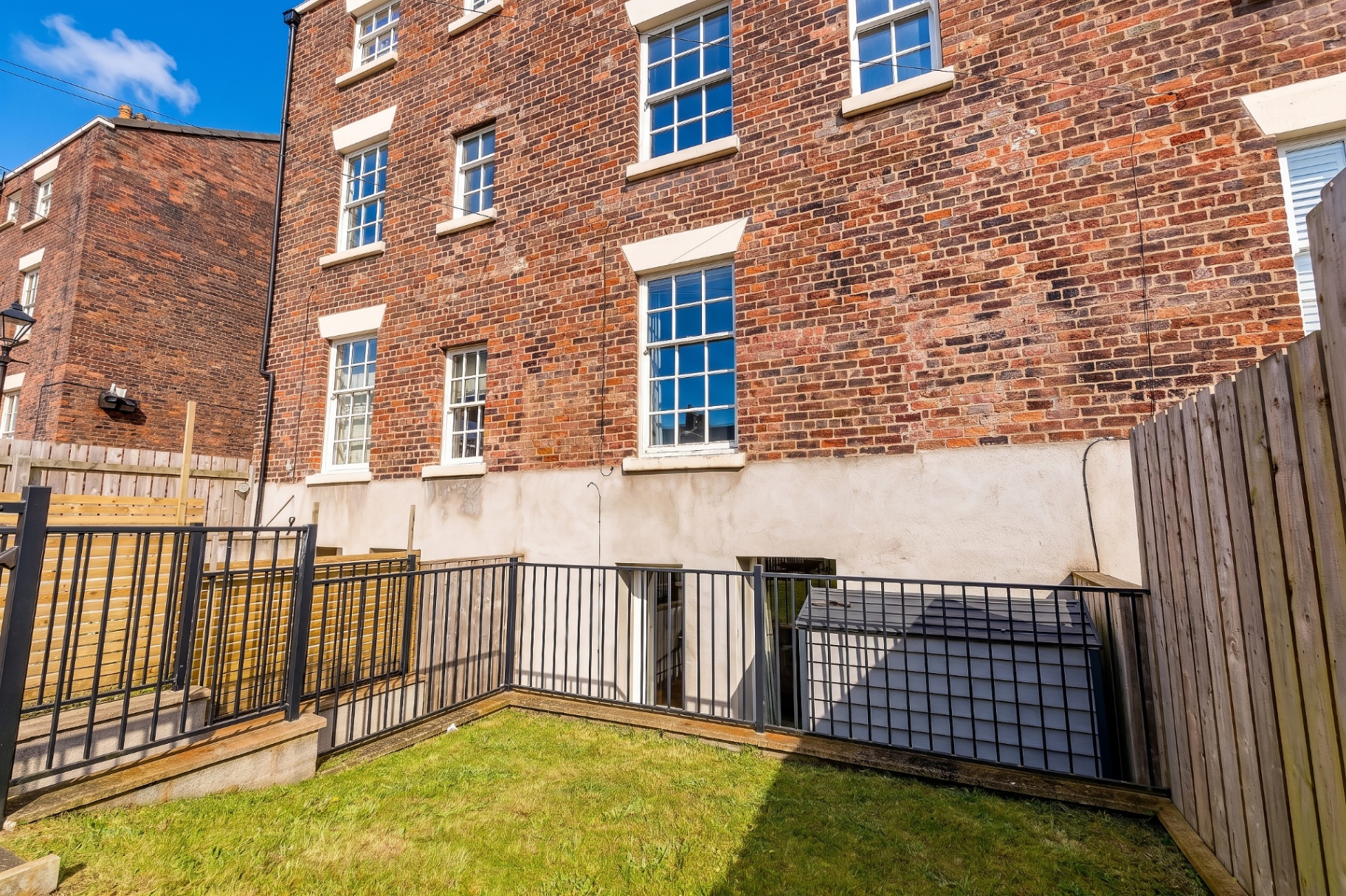 Elegant 5-Bed Georgian Town House photo 14