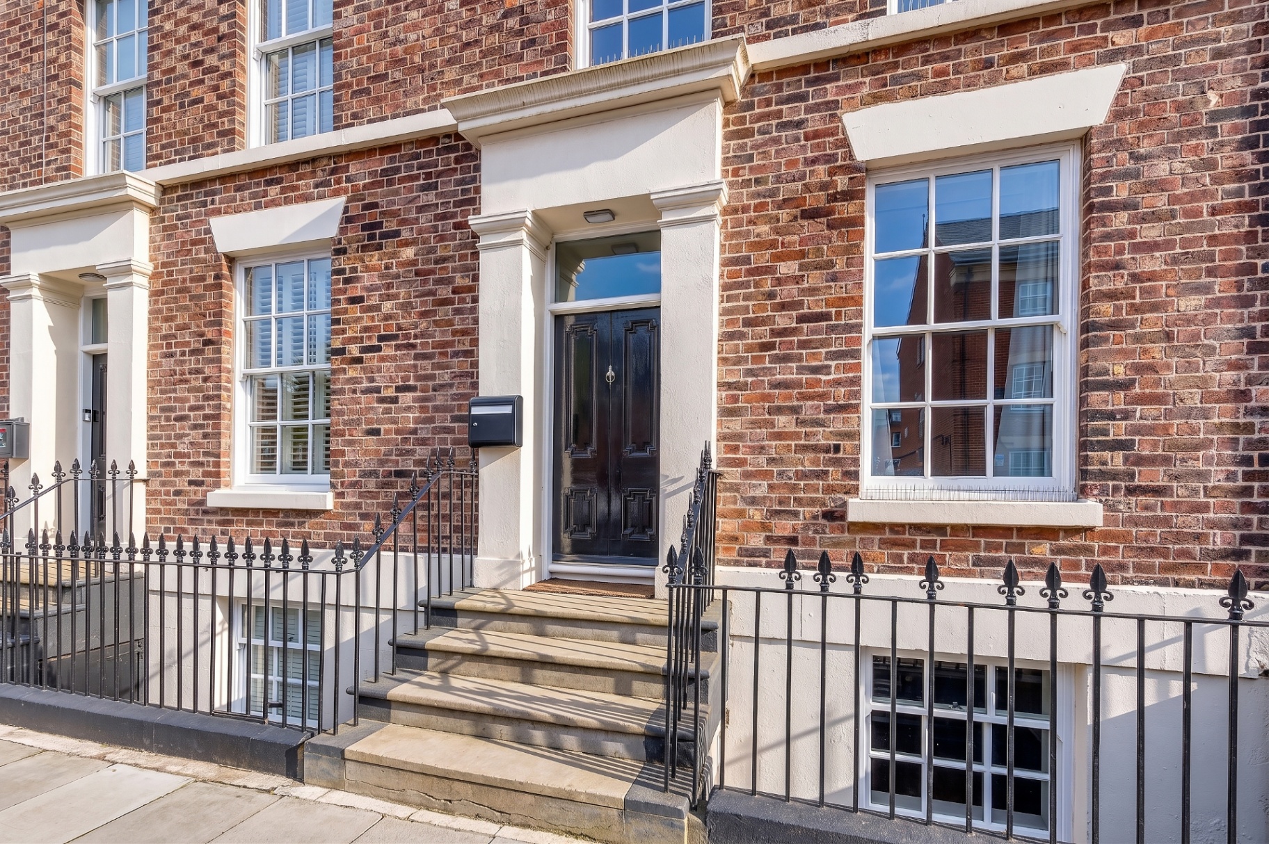 Elegant 5-Bed Georgian Town House